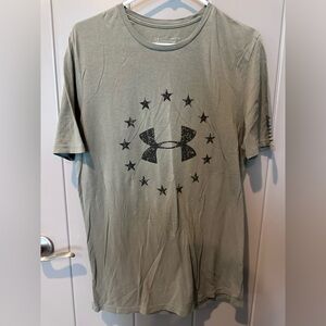 Men’s L Under Armour shirt